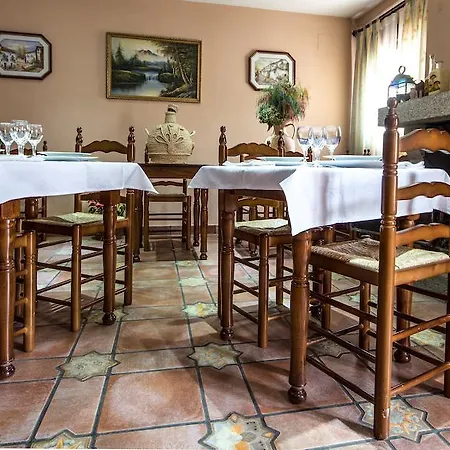 Paraiso De Gredos Cuevas Del Valle